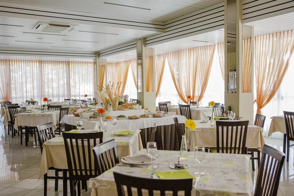 Hotel Villa Tosi Bellaria-Igea Marina Exterior foto