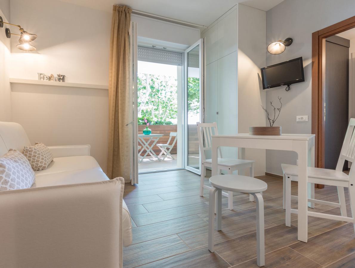 Hotel Villa Tosi Bellaria-Igea Marina Exterior foto